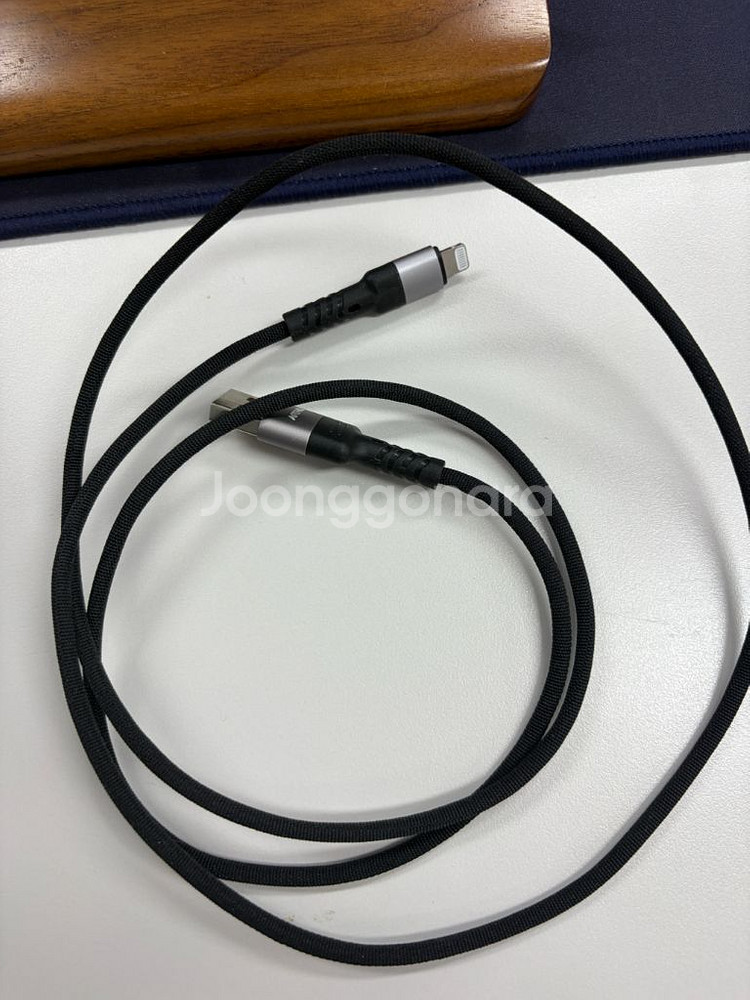 애플 라이트닝 충전독 팝니다.--1