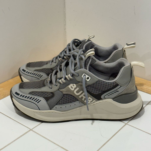 버버리 레더 메쉬 그레이 남성 스니커즈 44