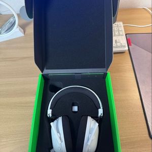 레이저 블랙샤크 V2 PRO 2023 화이트