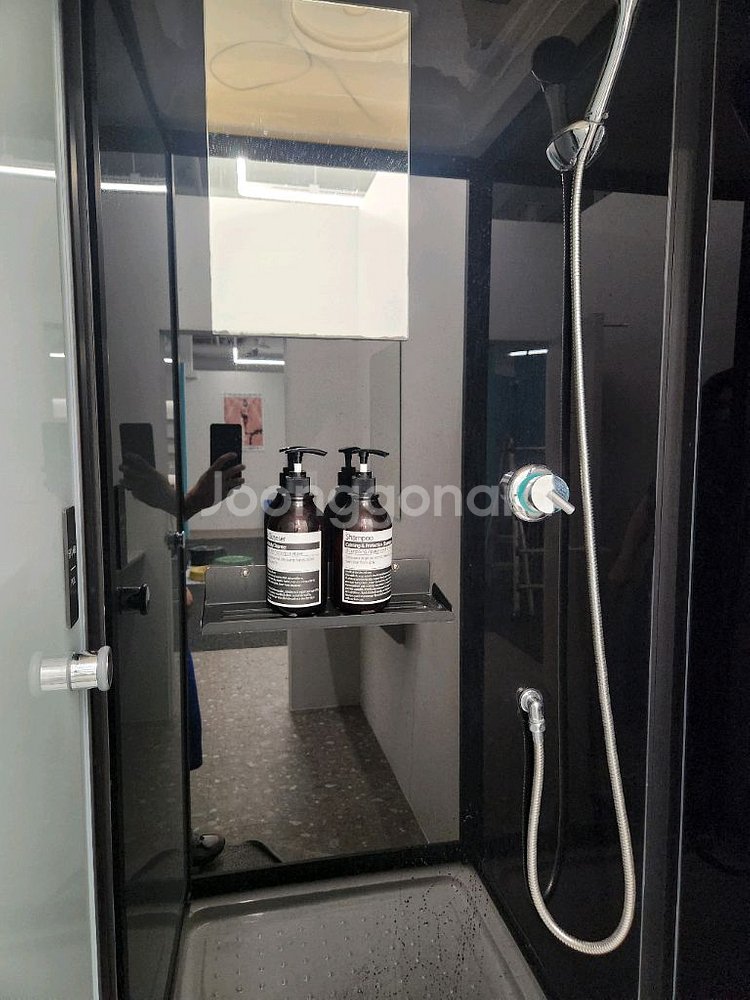 샤워부스 팝니다 1대 A급 상차가능--1