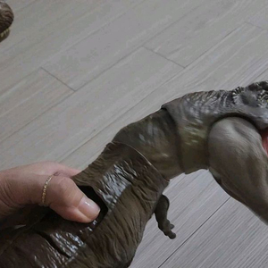 마텔 쥬라기월드 티라노사우루스 렉스 장난감