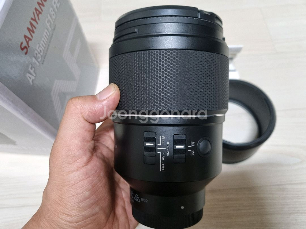삼양 135mm 1.8 소니 FE 마운트 팝니다.--1