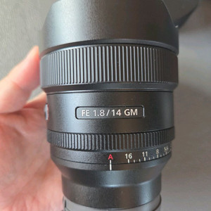 소니 14mm 1.8 14gm 판매합니다.