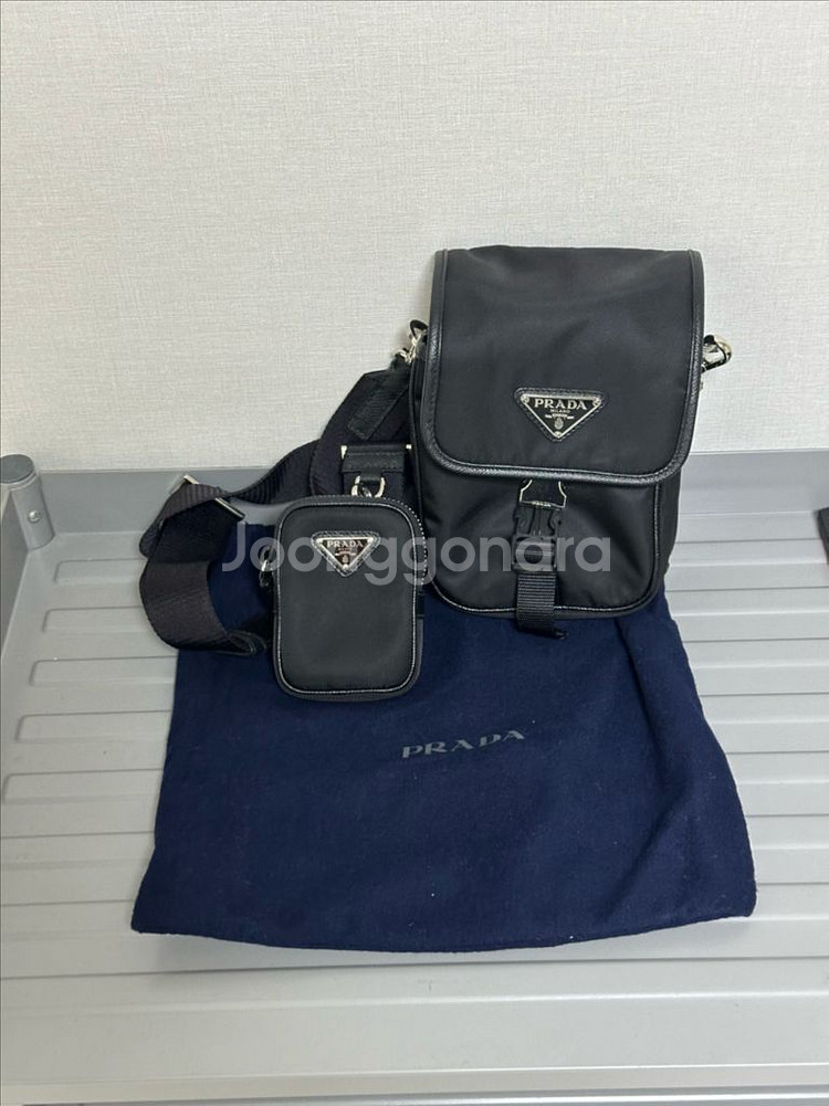 프라다 나일론 메신저백--1