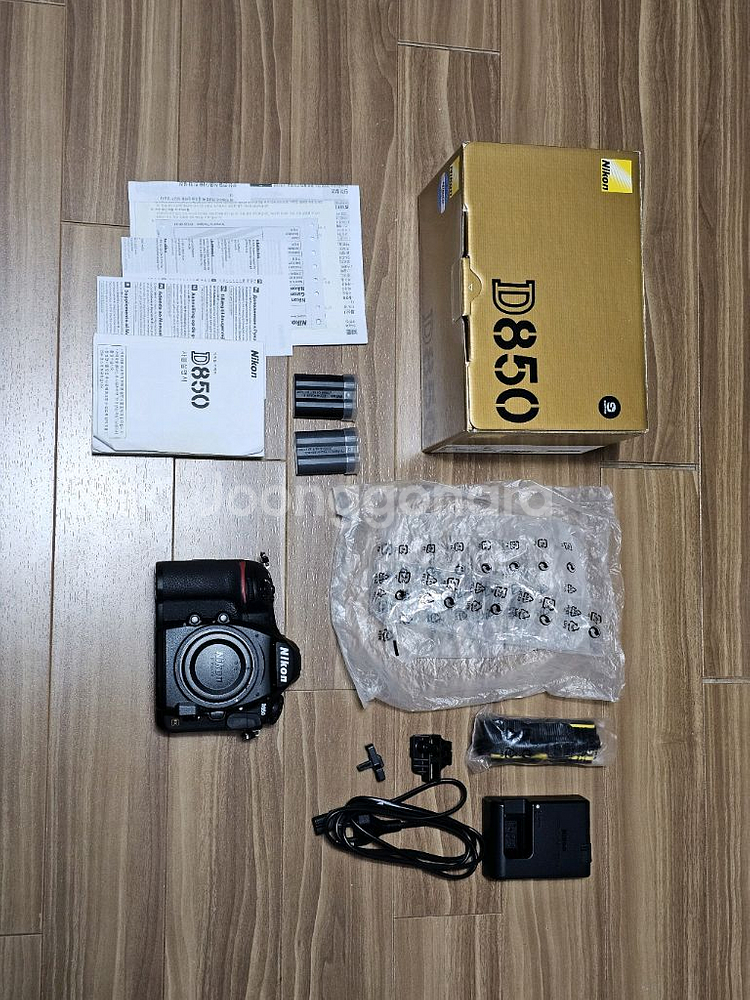 니콘 D850 풀박스 팝니다.--0