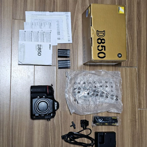 니콘 D850 풀박스 팝니다.