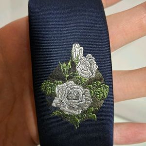 디올 옴므 16ss 화이트 로즈 네이비 넥타이