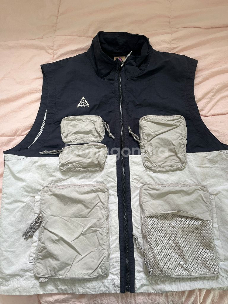 Nike ACG Utility Vest--0
