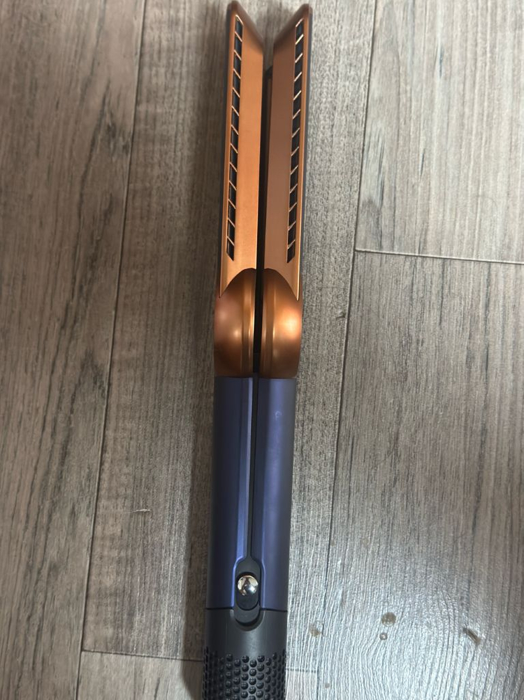 다이슨 에어스트레이트너 팔아요 이미지