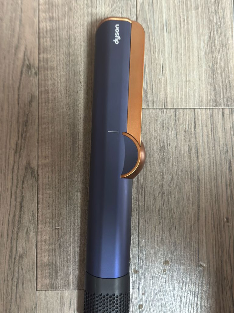 다이슨 에어스트레이트너 팔아요 이미지