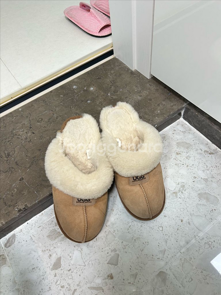 ugg 어그 슬리퍼 245--0