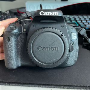 캐논 EOS 600D 12000컷 민트급