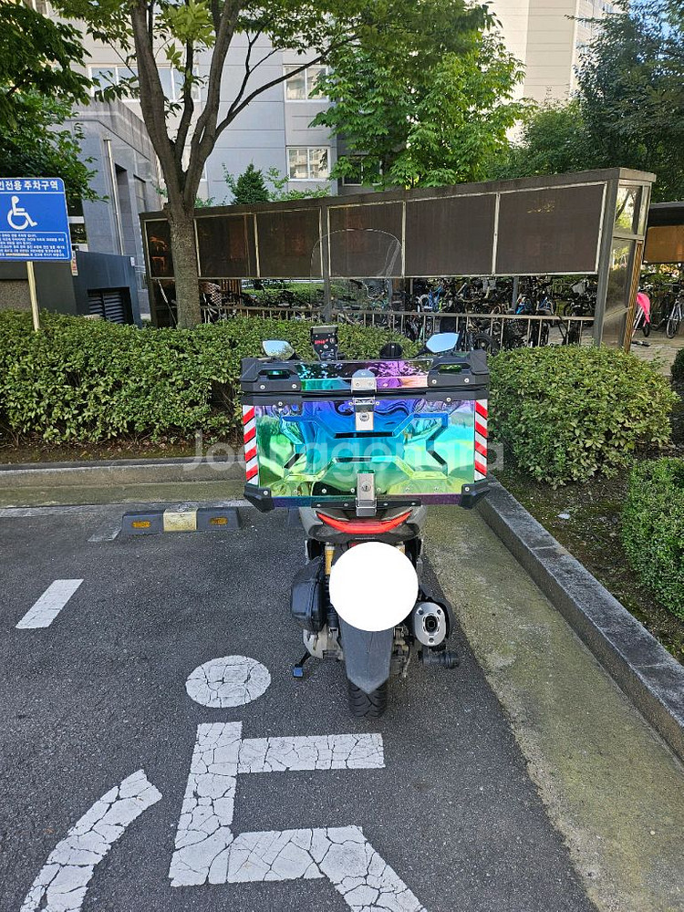 25년식 pcx125 풀옵션 팝니다(5300km)--3