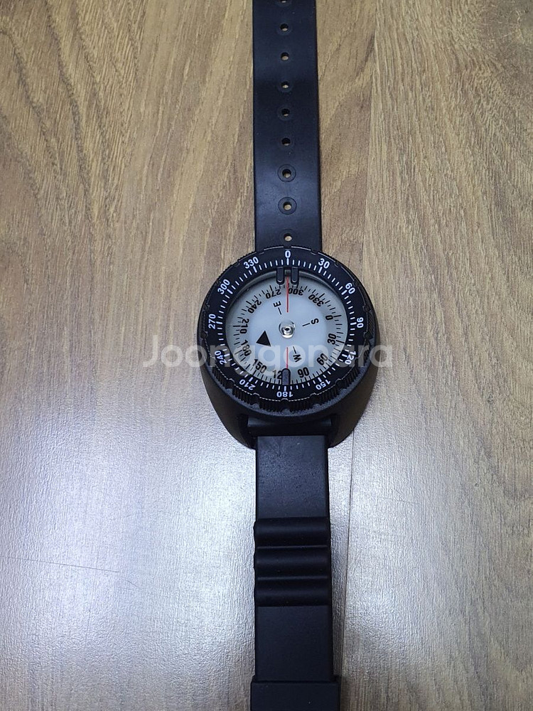 수중 나침반 팝니다.--4