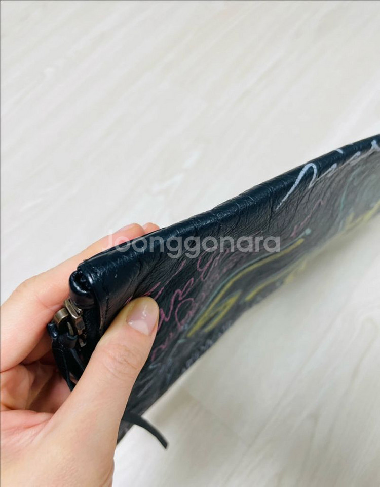 발렌시아가 그래피티 클러치--6