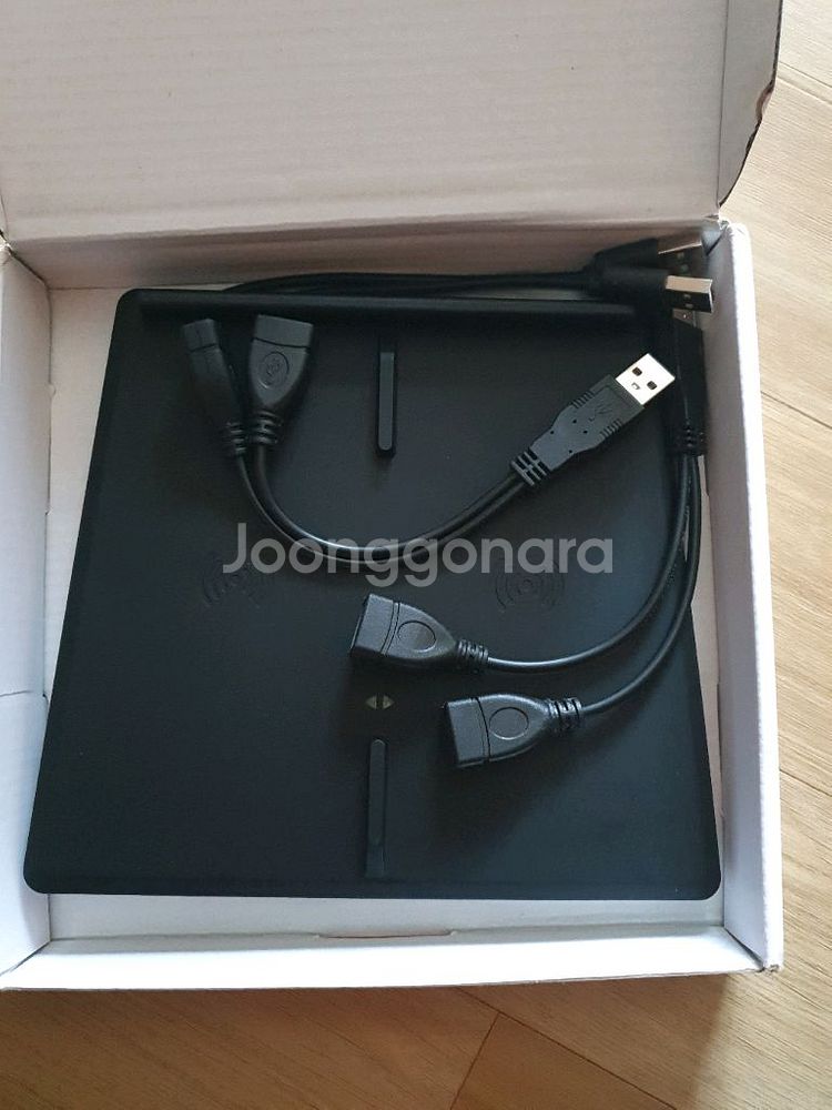 테슬라 무선 충전 패드--2