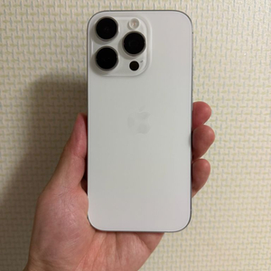 아이폰 16 Pro 화이트 티타늄 256GB 팝니다.