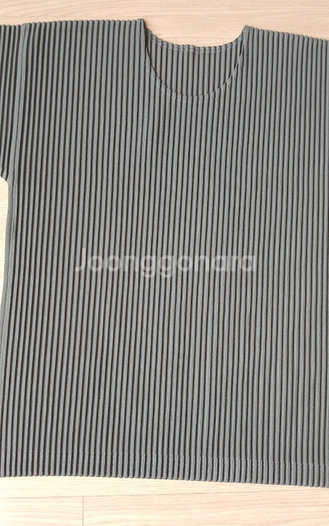 옴므플리세 플리츠 반팔티--3