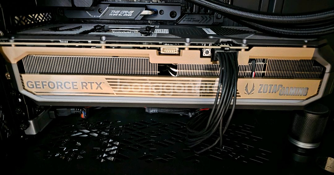 [조텍] 지포스 RTX 5090 AMP(25.7월구매)--3