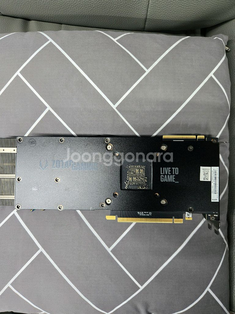 그래픽카드 조텍 RTX2080 3펜--1