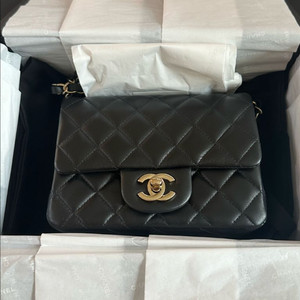 샤넬 쁘띠삭 램스킨