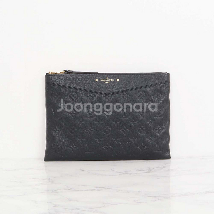루이비통 데일리 파우치 모노그램 앙프렝뜨 M62937--1