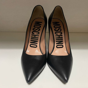 모스키노 펌프스