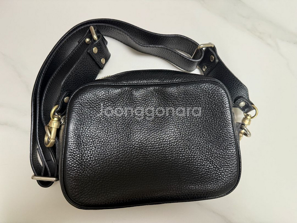 발렌티노 스터드 크로스백--1