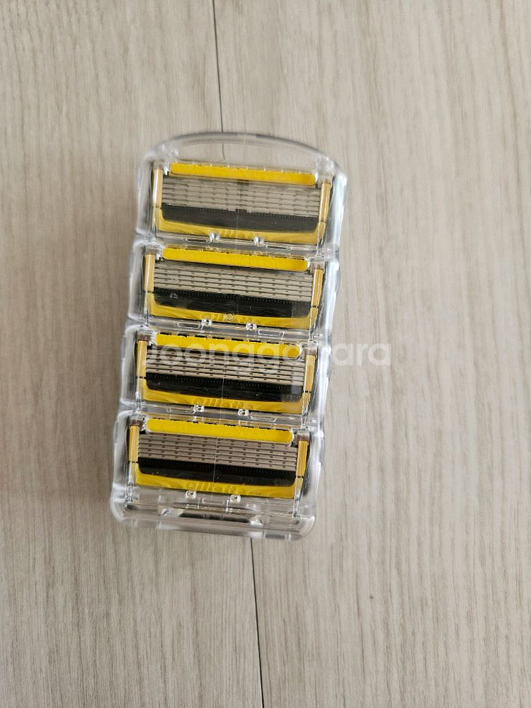 질레트 프로쉴드 옐로우 면도날 4입 새상품(택포)--0