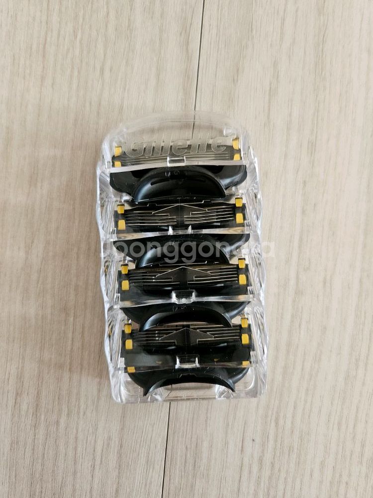 질레트 프로쉴드 옐로우 면도날 4입 새상품(택포)--1