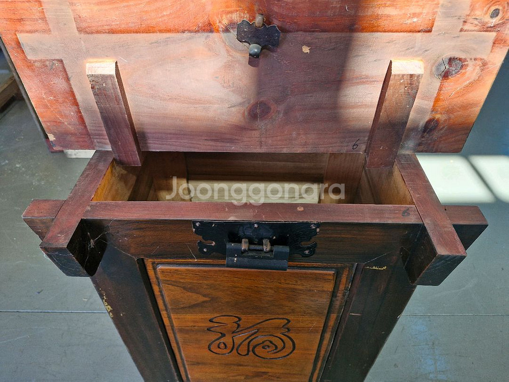 옛날 뒤주 / 쌀통 (매장 전시용으로 좋아요)--3