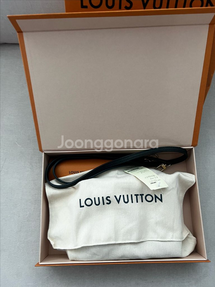 루이비통 쁘띠삭플라--4