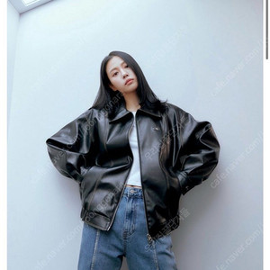 오아이오아이 메탈 엠블럼 빈티지 레더 자켓 [BLACK