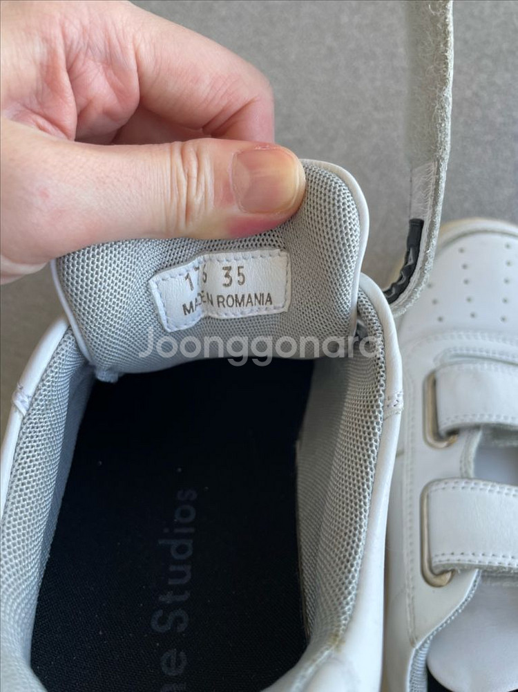 아크네스튜디어 핀트페이스 벨크로 운동화--2