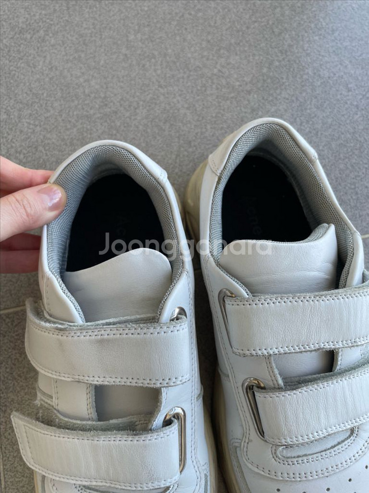 아크네스튜디어 핀트페이스 벨크로 운동화--3