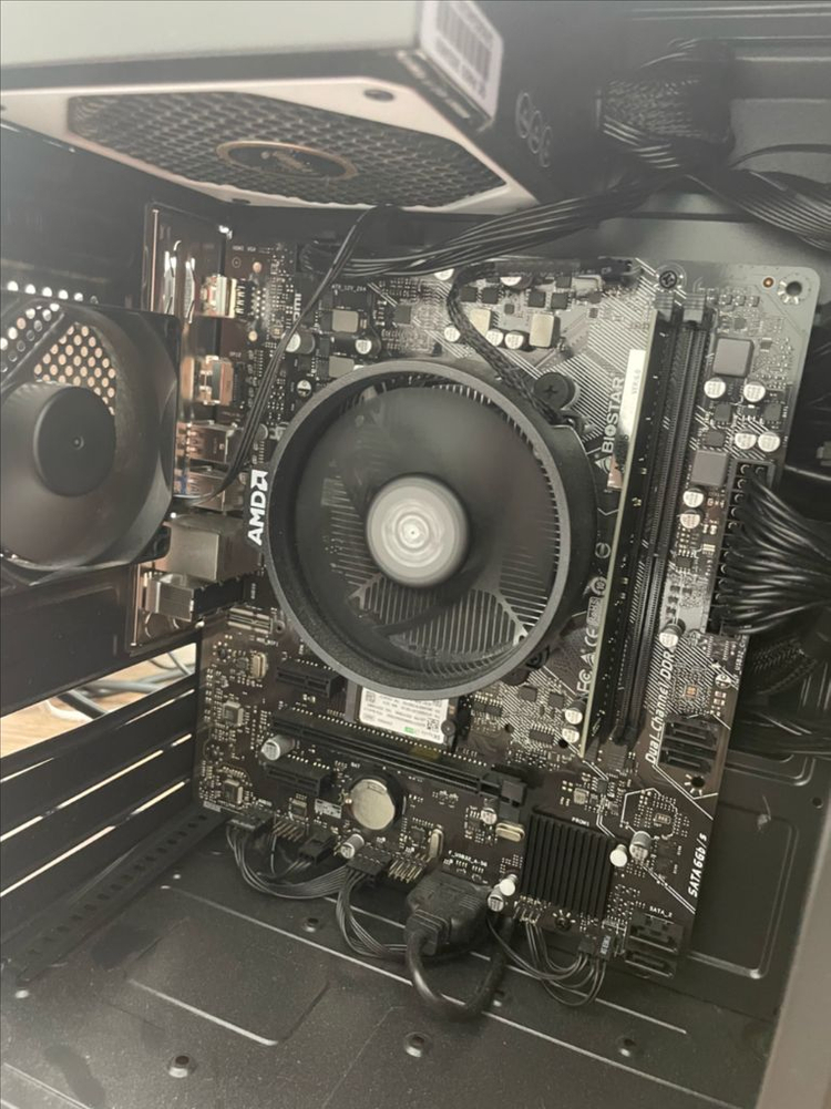 라이젠5600g+24인치모니터팝니다 이미지