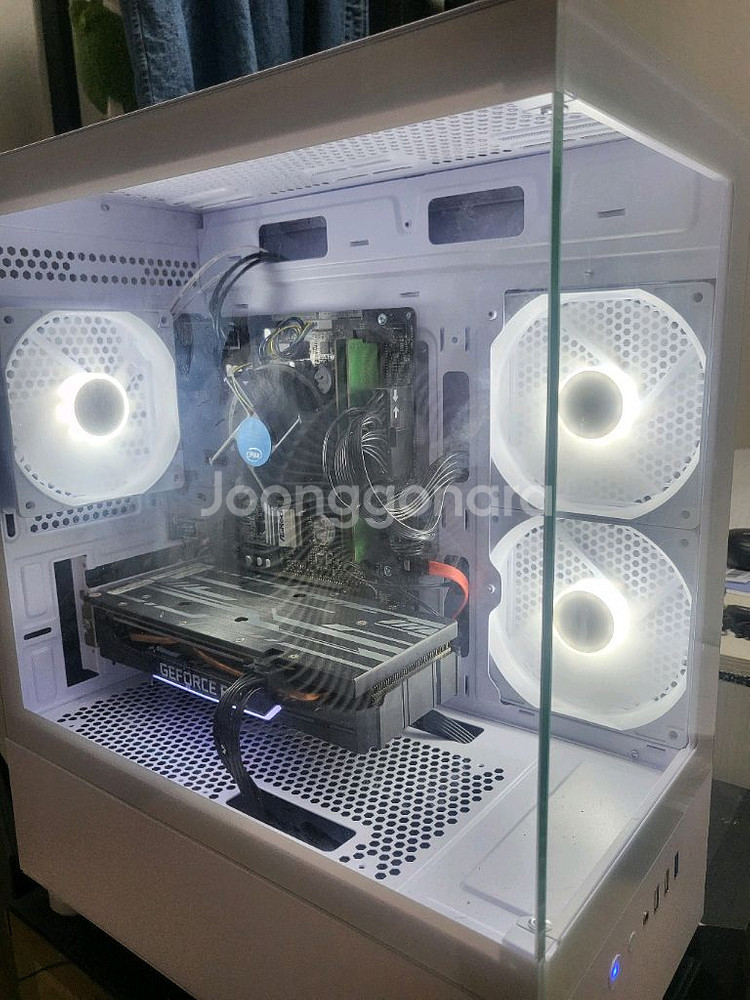 RTX2060 게이밍 컴퓨터 화이트--0