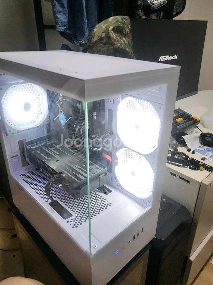 RTX2060 게이밍 컴퓨터 화이트--1