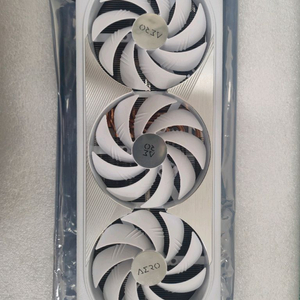 GIGA RTX 4080 SUPER AERO 미사용