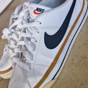 나이키 코트 빈티지 스니커즈