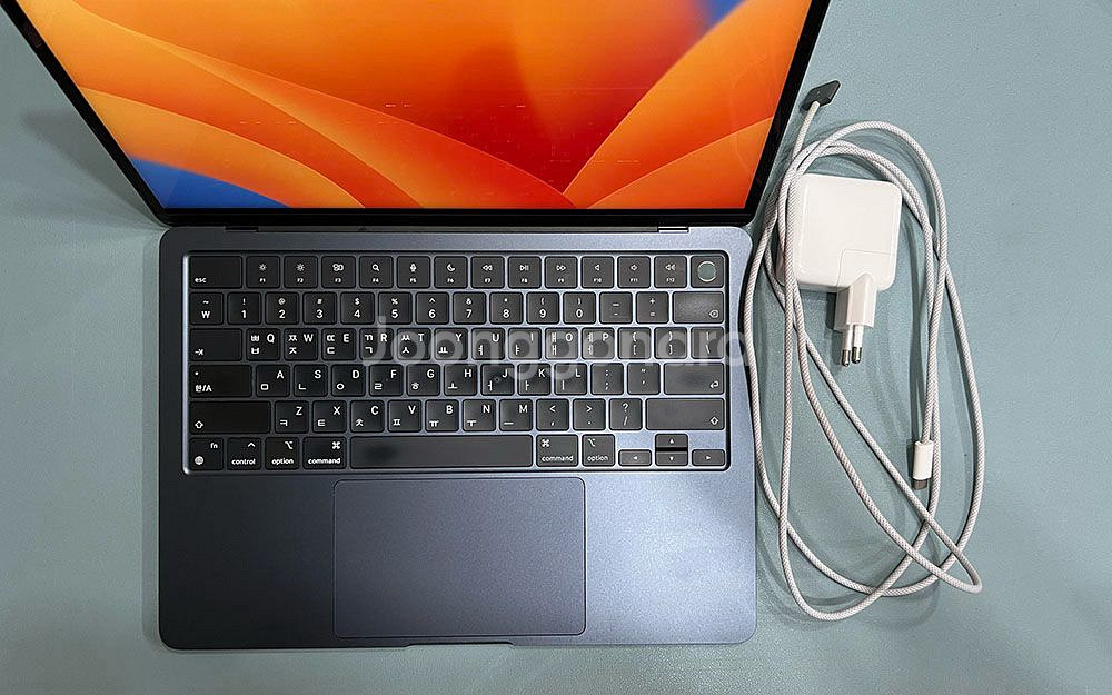 맥북에어 13인치 M2 고급형 SSD 512g 미드나이--2