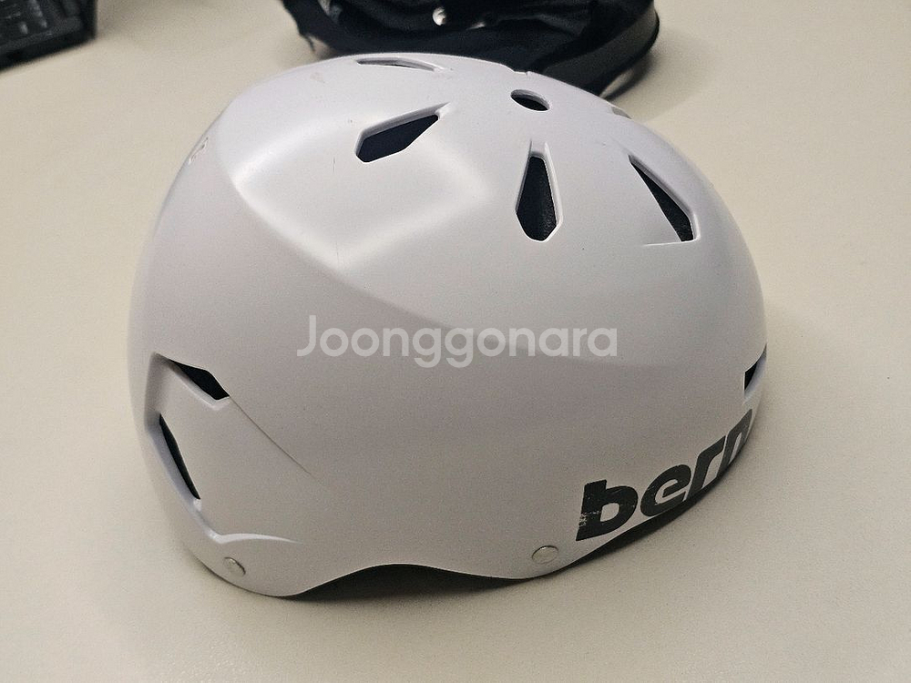 번 BERN 마콘 헬멧--1