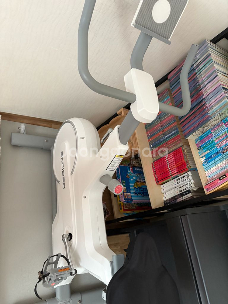 엑사이더 실내자전거 ES370 판매합니다--2