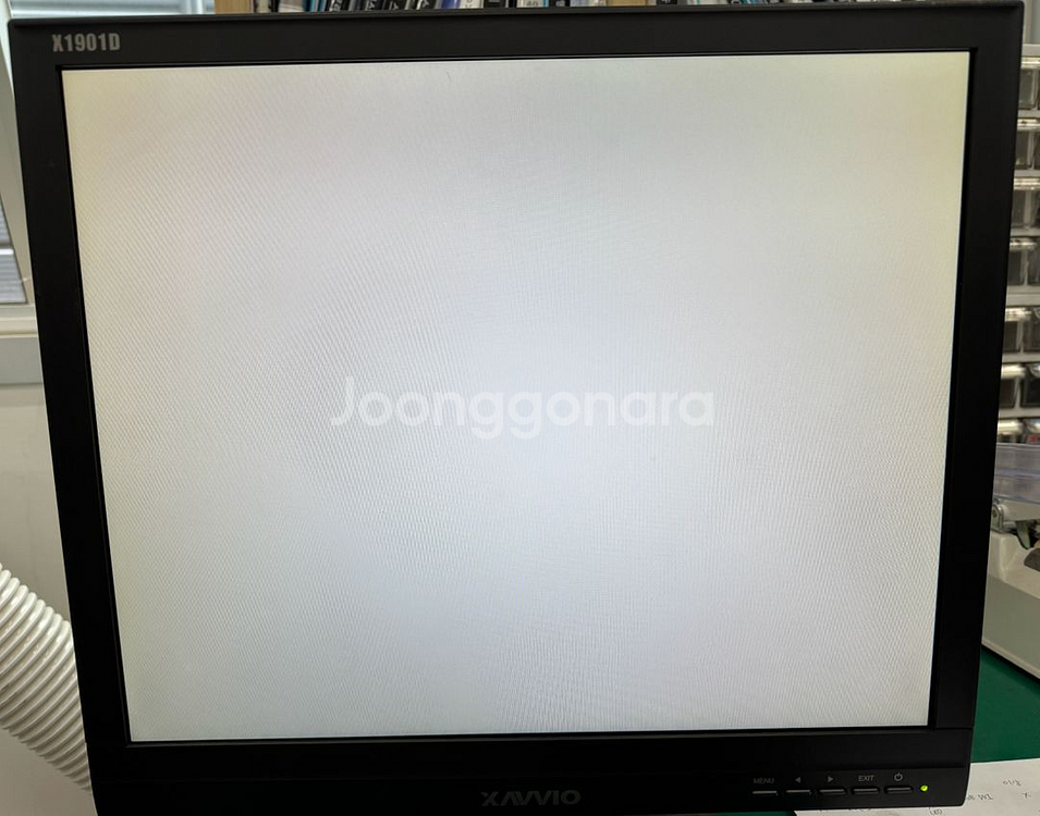 잡다한 모니터 9개 팝니다--5