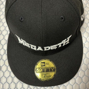 뉴에라 메가데스 콜라보 한정 모자 57.7