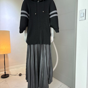 요이츠 플리츠 후드 탑, 올세인츠 자스 쉬머링 주름 스