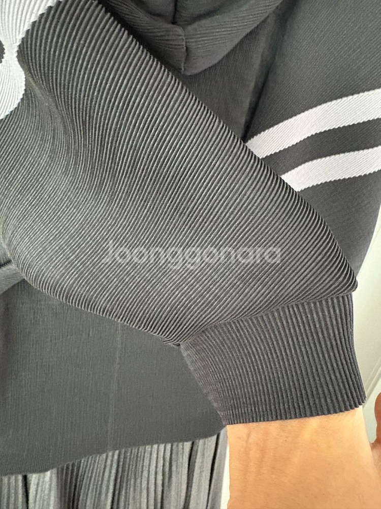 요이츠 플리츠 후드 탑, 올세인츠 자스 쉬머링 주름 스--5