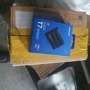 T7 shield 2TB 미개봉
