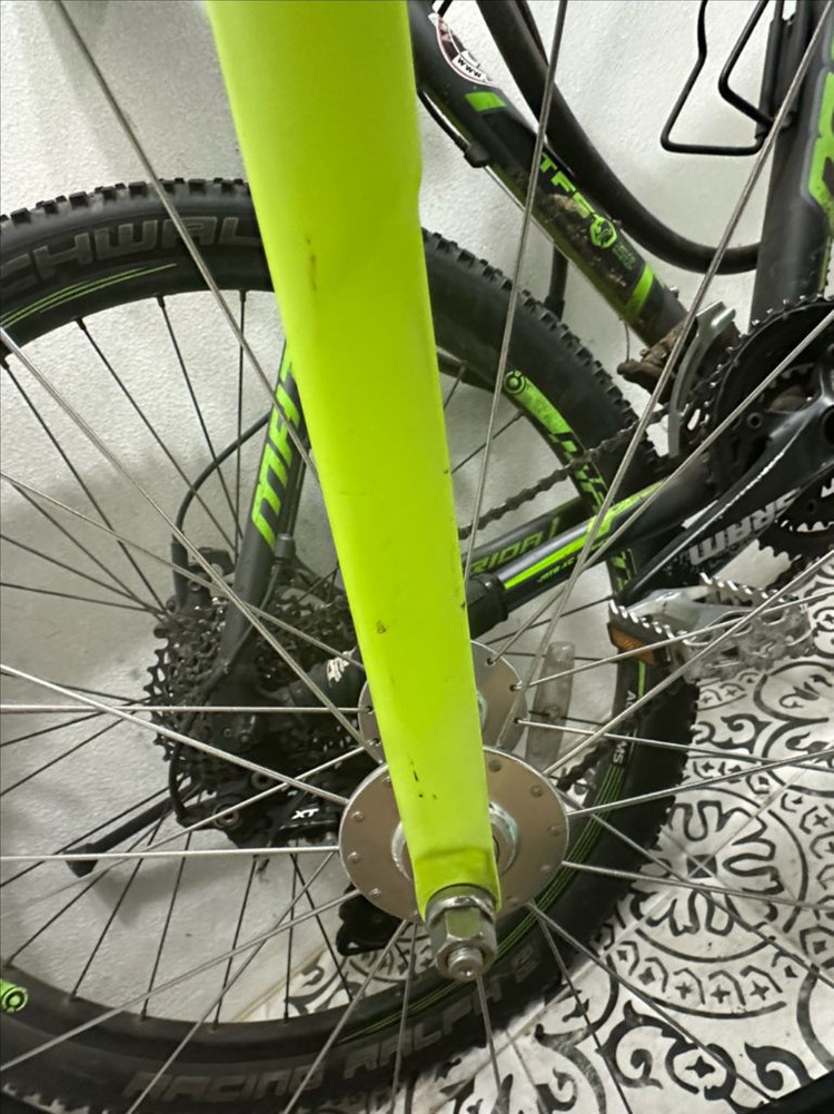 2024언노운 샤크 형광 M사이즈 급처 이미지