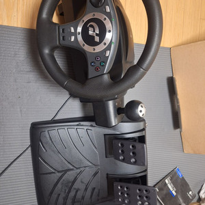 플스 로지텍 드라이빙 포스 pro 팔아요